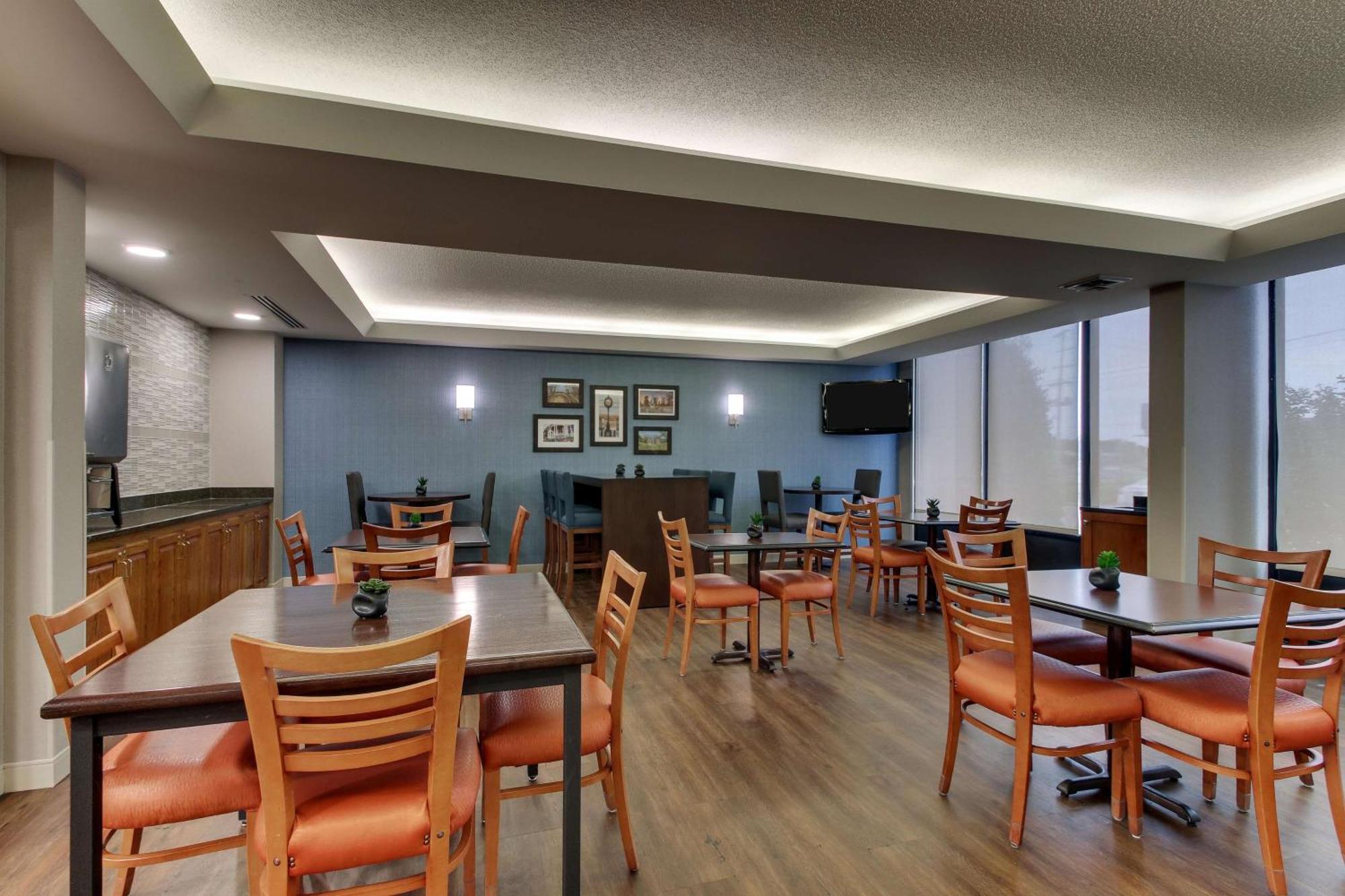 Hotel Pear Tree West