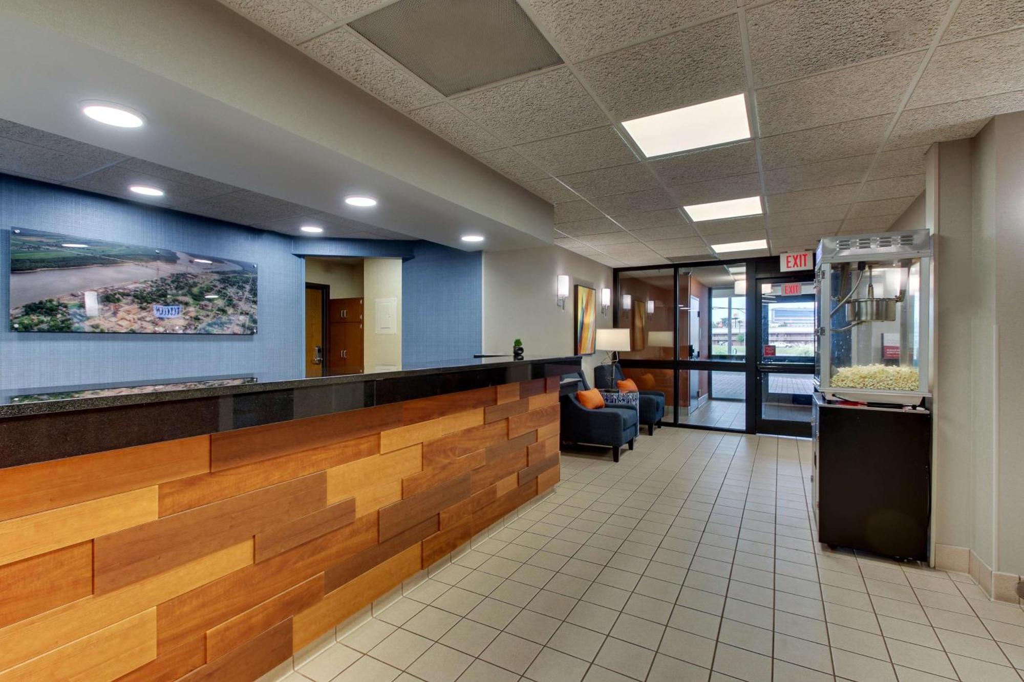 Pear Tree West Hotel Cape Girardeau
