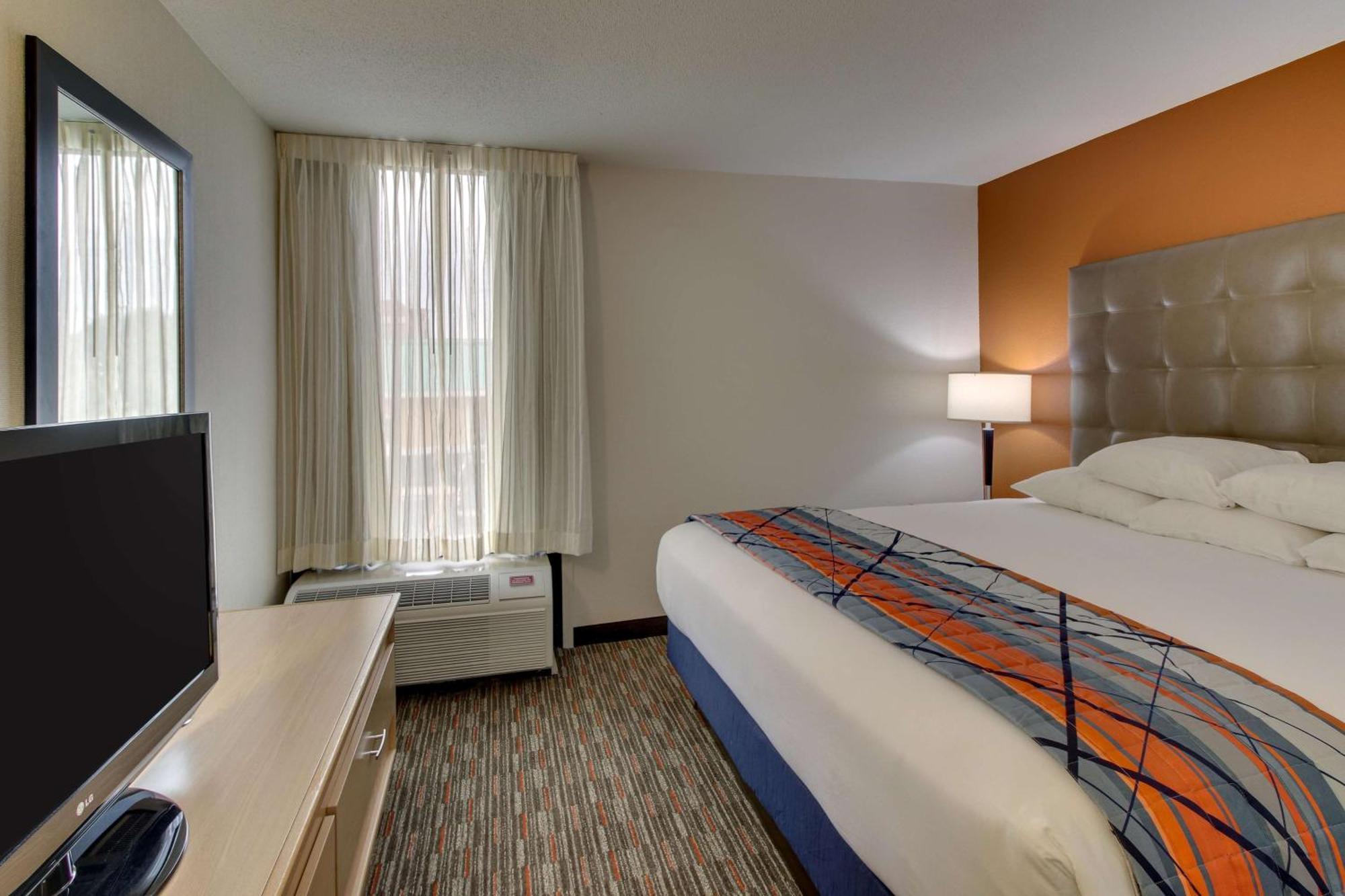 Pear Tree West Hotel Cape Girardeau