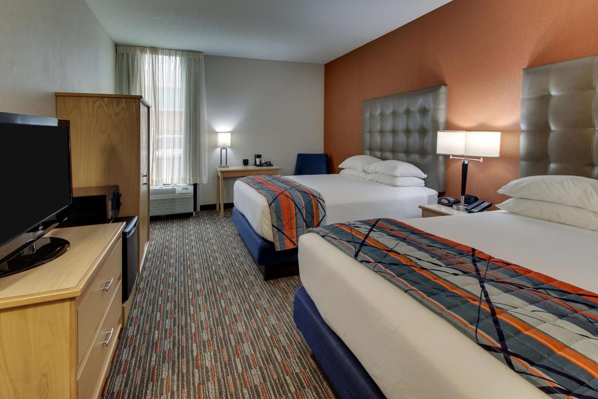 Hotel Pear Tree West 2*
