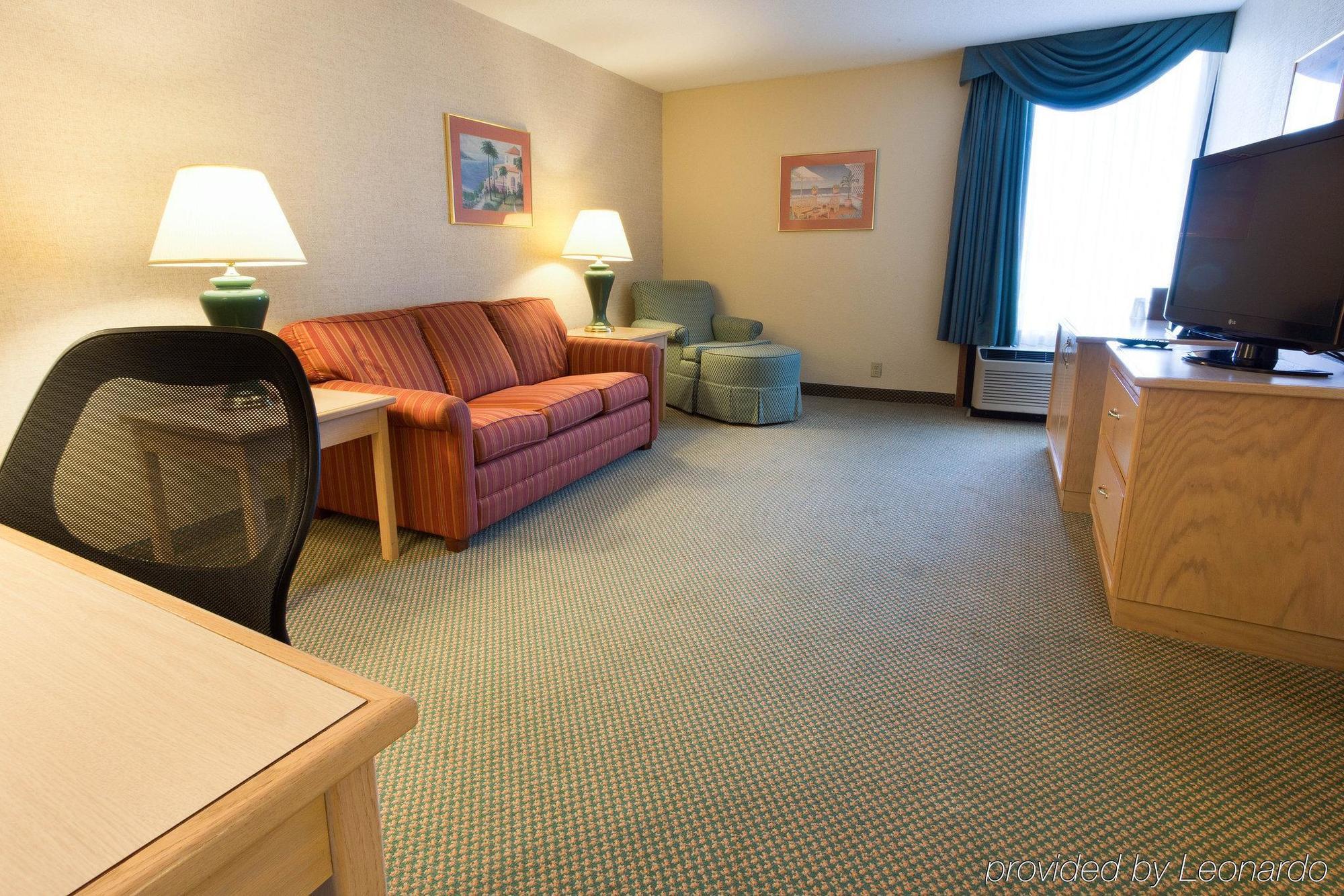 Pear Tree West 2*
