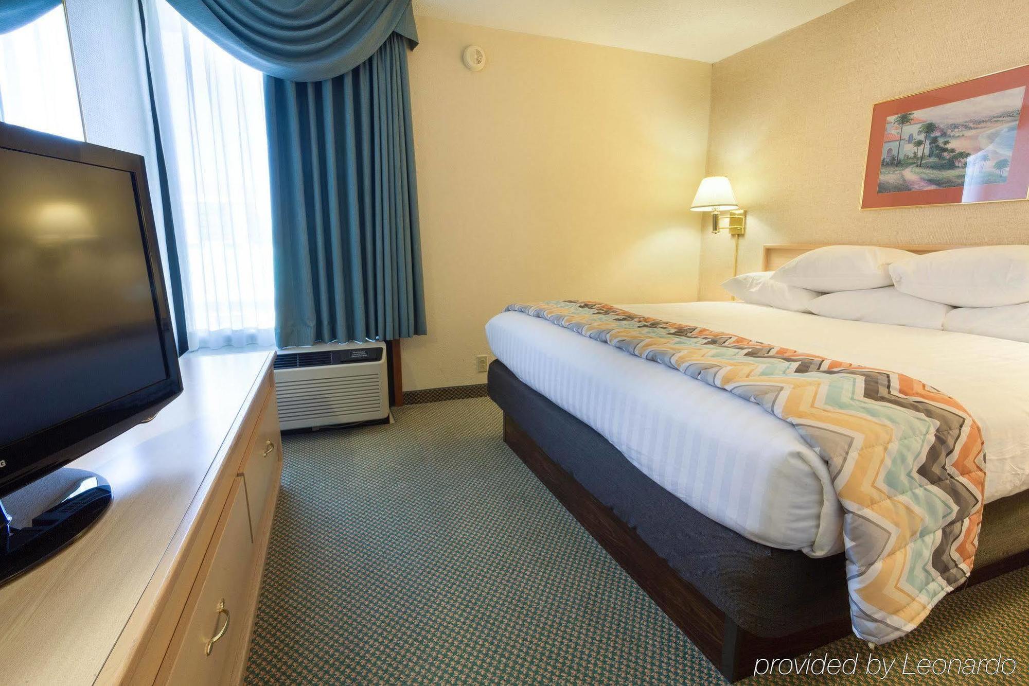 Hotel Pear Tree West 2*