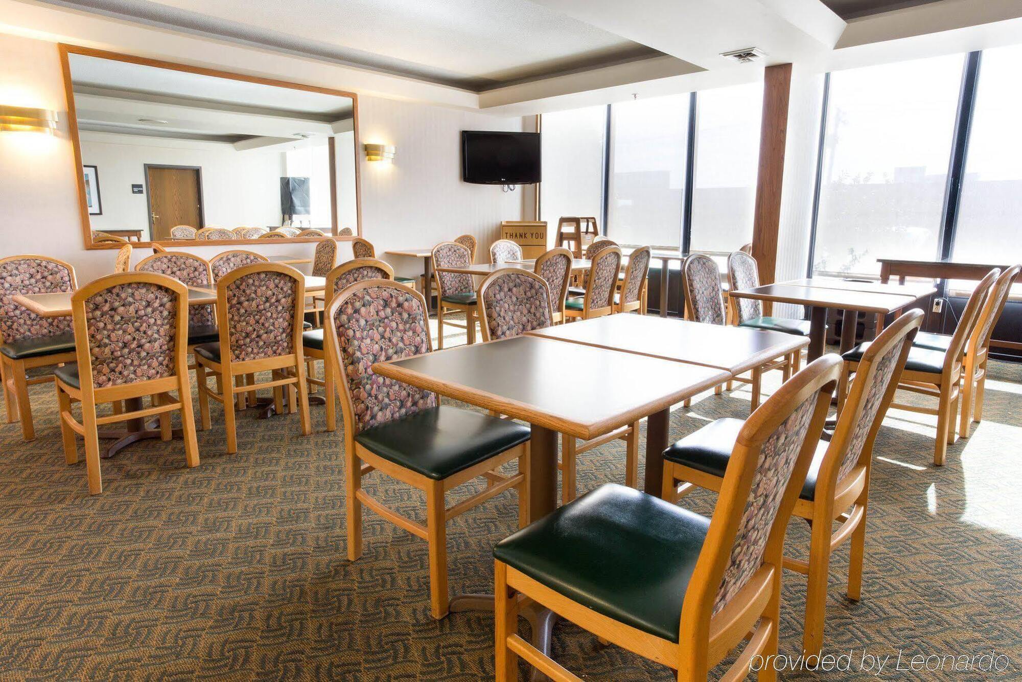 Pear Tree West Hotel